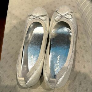 Girls ballet flat shoes size 5.5